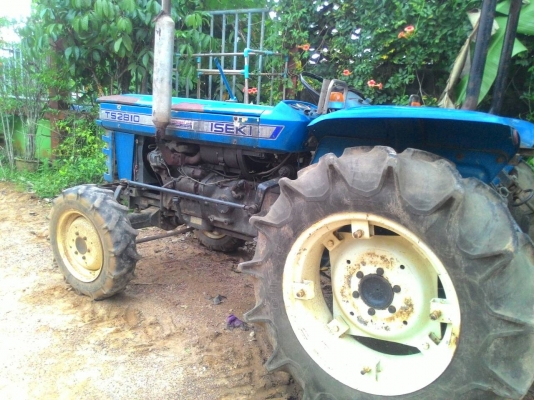 ขายรถไถ ISEKI TS2810F 2เพลา เครื่องยนต์3สูบ 28แรง พวงมาลัยพาวเวอร์  เครื่องดี เกียร์ดี ไฮดี รถอยู่ อ.แกลง จ.ระยอง มีรถขนส่งทั่วประเทศไทย สอบถาม 0818619679  id line=0818618678 0899347475 id line=carbonthai ราคา 83,000  https://www.facebook.com/Tractors-Ray