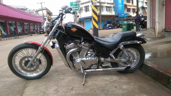 ขายคับ SUZUKI INTRUDER 750 CC ท่อคู่ลั่นๆ แฮนด์แต่ง โครเมี่ยมเงา ยางหน้าหลังเต็ม สรรพสามิตรตัวจริง ระบบเพลาคับนิ่มๆ สวยๆ คับ ราคา 53500 บาท ส่งได้ทั่วไทยคับ สนใจติดต่อ 081-0578282 FACEBOOK ชาญณรงค์ ป๊อป ชัยอมฤต ไอดีไลน์ POPBIGBIKESAKON คับ สนใจรถสวย ถูก ด