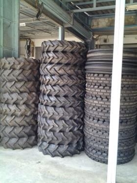 ขายยางรถบรรทุก10ล้อ6ล้อราคาส่งยางลบตรารถเกรดรถไถนายางหล่อยางเปอร์เซ็นต์ราคาโรงงาน ขายยางรถบรรทุก10ล้อ6ล้อราคาส่งยางลบตรารถเกรดรถไถนายางหล่อยางเปอร์เซ็นต์ราคาโรงงาน