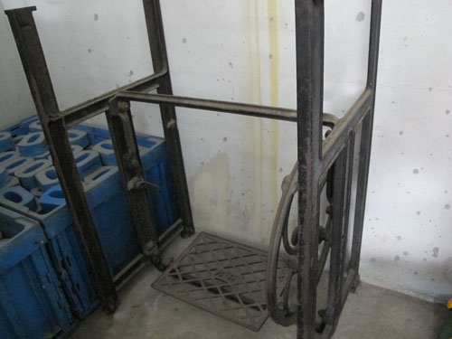 ขายขาจักรโบราณPFAFFจำนวน2ตัว