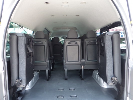 รถตู้ปี2014 เครื่อง3.0 เกียร์ออโต้ เดิมๆออกห้าง สวยไร้ตำหนิ สนใจโทร 097-107-8777