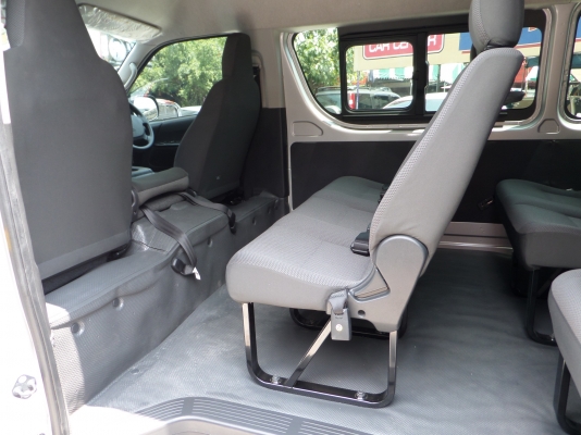 รถตู้ปี2014 เครื่อง3.0 เกียร์ออโต้ เดิมๆออกห้าง สวยไร้ตำหนิ สนใจโทร 097-107-8777