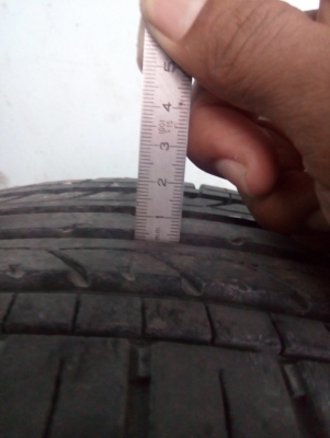 ขายยาง 195/50r15 ปี13 4เส้นราคา1600บาท ขายยาง 195/50r15 ปี13 4เส้นราคา1600บาท