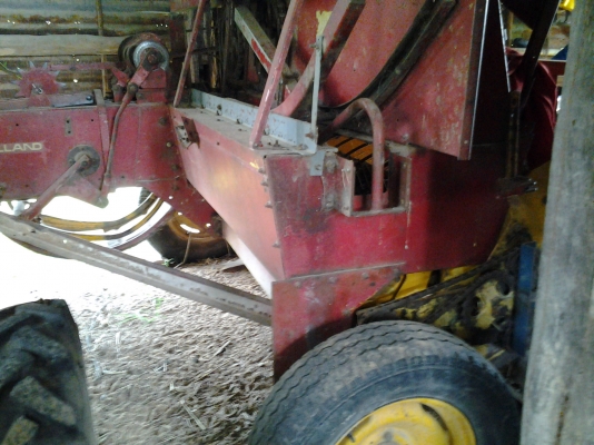 ขายตามสภาพเครื่องอัดฟางนิวฮอนแลนใช้งานได้เลย