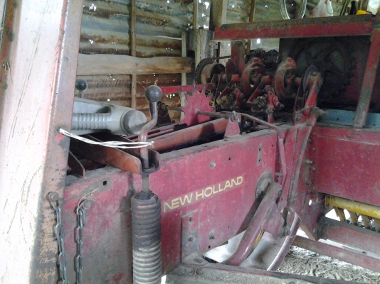 ขายตามสภาพเครื่องอัดฟางนิวฮอนแลนใช้งานได้เลย