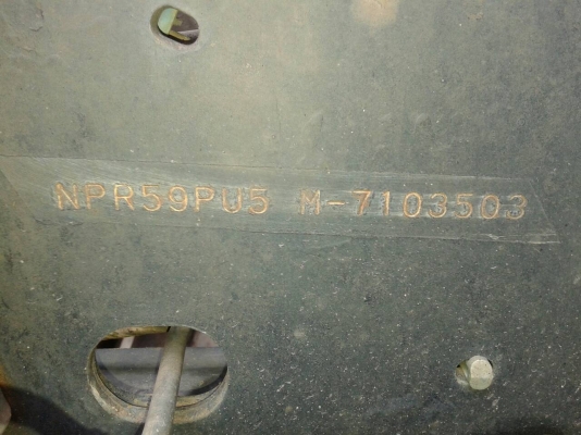 ขายหกล้อISUZU NPR 115แรงม้ารถน้ำมัน สภาพสวยพร้อมใช้งาน ยางดีหกเส้นทะเบียนเต็มเอกสารพร้อมโอน