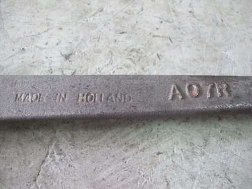 ขายปากนกแก้วลากรถโบราณของHollandหายากน่าสะสม ขายปากนกแก้วลากรถโบราณของHollandหายากน่าสะสม