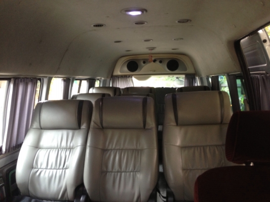 ต้องการขายรถตู้ Toyota commuter ปี2009 สีบรอนล์เงิน ขนาดเครื่องยนต์ ดีเซล 2.5 เกียร์ธรรมดา ราคา 625,000 บาท