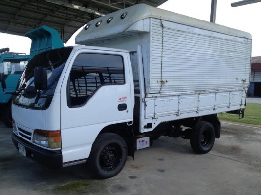 รถบรรทุก 4 ล้อ ทะเบียนไม่ติดเวลา กระบะพร้อมหลังคา ด้านข้างเปิดเป็นร้านขายของได้