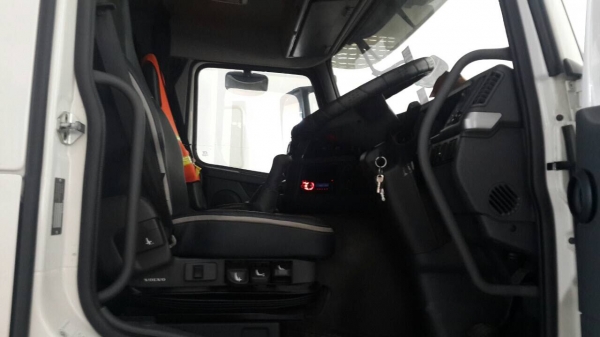 ขายรถพ่วง 1 คันรถหัวลากพร้อมหาง 2 คันสภาพใหม่มาก ขายรถพ่วง 1 คันรถหัวลากพร้อมหาง 2 คันสภาพใหม่มาก