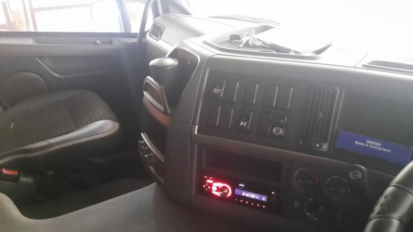 ขายรถพ่วง 1 คันรถหัวลากพร้อมหาง 2 คันสภาพใหม่มาก