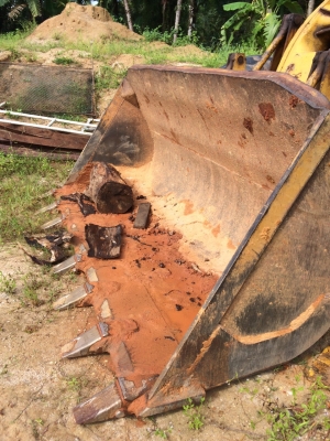 ขายรถแบคโฮ CAT 966C ฝาบาง ราคา 650000