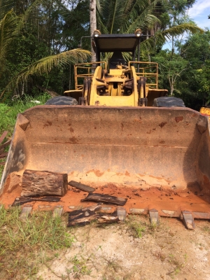 ขายรถแบคโฮ CAT 966C ฝาบาง ราคา 650000