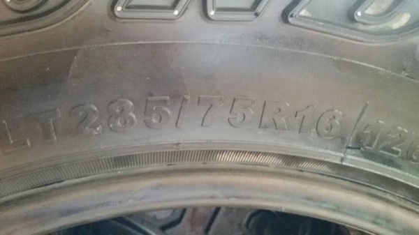 ยาง mud thundrer 285/75/16 ปี 12