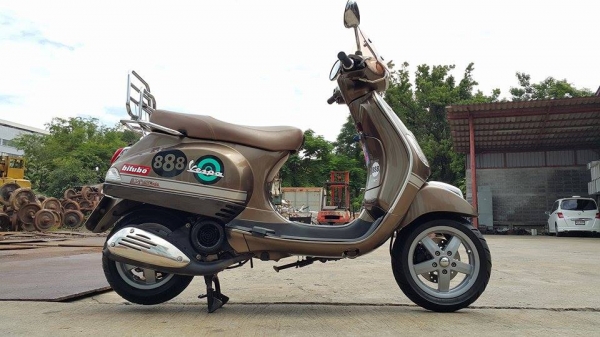 Vespa 2013 สภาพสวย แต่งแท้เต็มลำ รถพร้อมใช้ ขายถูกๆ ต่อรองได้ครับ