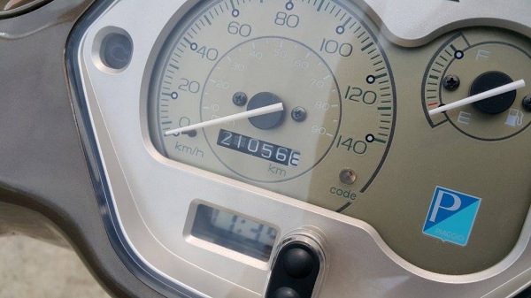 Vespa 2013 สภาพสวย แต่งแท้เต็มลำ รถพร้อมใช้ ขายถูกๆ ต่อรองได้ครับ