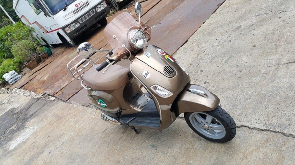 Vespa 2013 สภาพสวย แต่งแท้เต็มลำ รถพร้อมใช้ ขายถูกๆ ต่อรองได้ครับ