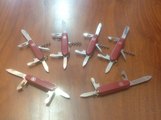 ขายมีดเอนกประสงค์ Vintage Victorinox เล่มละ