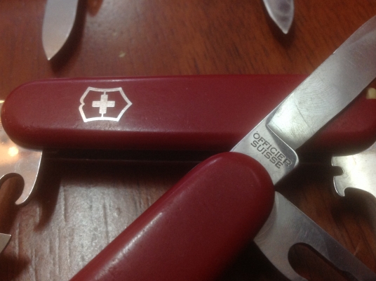 ขายมีดเอนกประสงค์ Vintage Victorinox เล่มละ