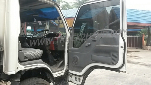 รถบรรทุก 6 ล้อ ISUZU  ELF รุ่น NQR75RY526 175 แรงม้า ปีจดทะเบียน 2551