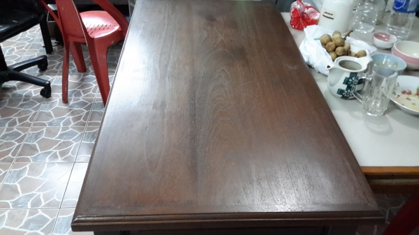 โต๊ะทำงานหรือตั้งโชว์ไม้สักทอง