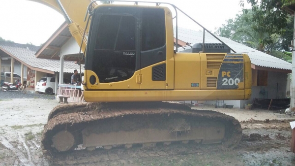 ขาย KOMATSU PC-200-8 พร้อมใช้งาน"เอกสารใบอินวอยร์ เครื่องดี เอวแน่น ปั้มเต็มกำลังไม่โหลด ช่วงล่างเต็ม