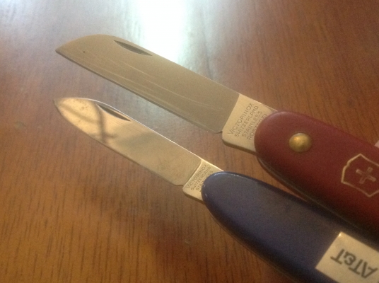 ขายมีดเอนกประสงค์ Vintage Victorinox จับคู่ขายราคาพิเศษ