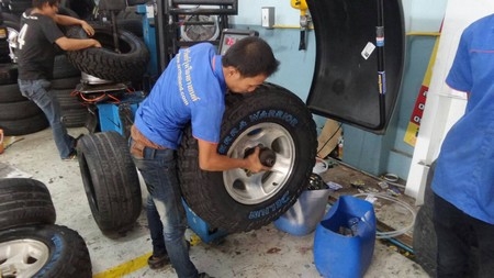 ยาง DELIUM KU-253 265/75R16 เส้นละ 4,000 บาท