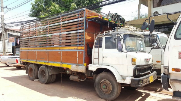 ขาย 10 ล้อ เพลาเดียว HINO KT925 ติดแก๊ส NGV 8 ถัง คัสซีสวย เครื่อง EH700 168 แรงม้า ทะเบียนพร้อมโอน