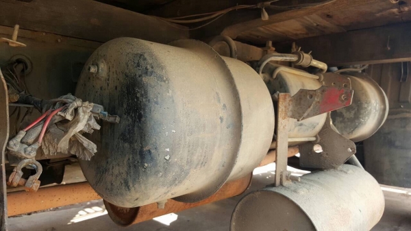 ขาย 10 ล้อ เพลาเดียว HINO KT925 ติดแก๊ส NGV 8 ถัง คัสซีสวย เครื่อง EH700 168 แรงม้า ทะเบียนพร้อมโอน ขาย 10 ล้อ เพลาเดียว HINO KT925 ติดแก๊ส NGV 8 ถัง คัสซีสวย เครื่อง EH700 168 แรงม้า ทะเบียนพร้อมโอน