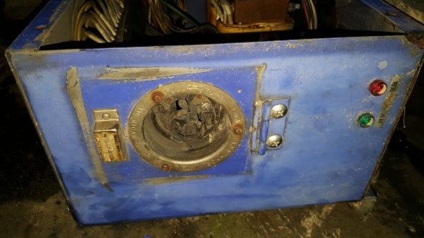 กล่องแปลงไฟ