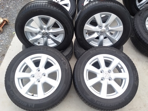 ขายล้อแม็กNISSAN ALMERA VL(รุ่นTOP) ยางปี 1713  4 ล้อ