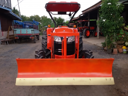 ปัญญาแทรคเตอร์..จัดมาให้ครับ ด่วน!!!คูโบต้า L4708 พร้อมใบมีดคานล่างFD185 พร้อมส่งทั่วไทย จัดส่ง อ.เมือง จ.กำแพงเพชร