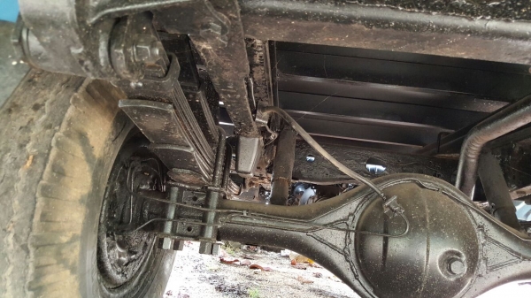 รถอีซูซุ 4 ล้อ NKR 88 แรงม้า. ปี 36.   สนใจติดต่อ  081 - 6079515