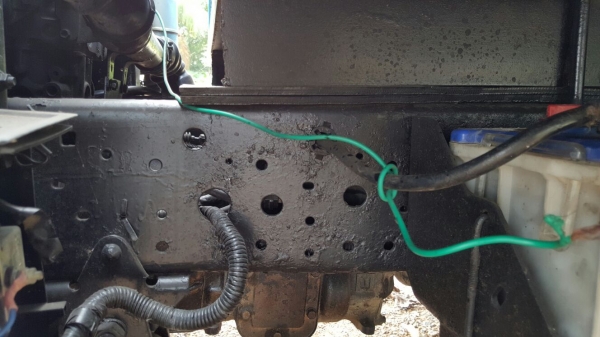 รถอีซูซุ 4 ล้อ NKR 88 แรงม้า. ปี 36.   สนใจติดต่อ  081 - 6079515