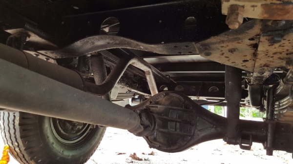 รถอีซูซุ 4 ล้อ NKR 88 แรงม้า. ปี 36.   สนใจติดต่อ  081 - 6079515