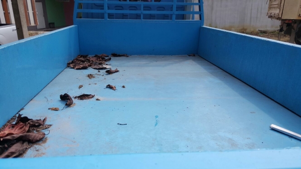 รถอีซูซุ 4 ล้อ NKR 88 แรงม้า. ปี 36.   สนใจติดต่อ  081 - 6079515