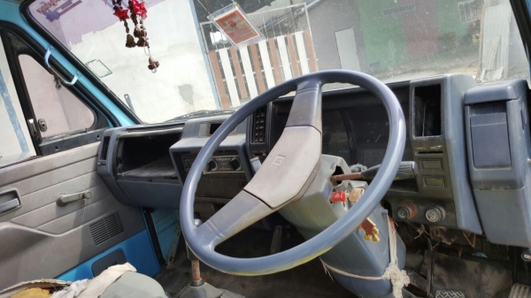 รถอีซูซุ 4 ล้อ NKR 88 แรงม้า. ปี 36.   สนใจติดต่อ  081 - 6079515