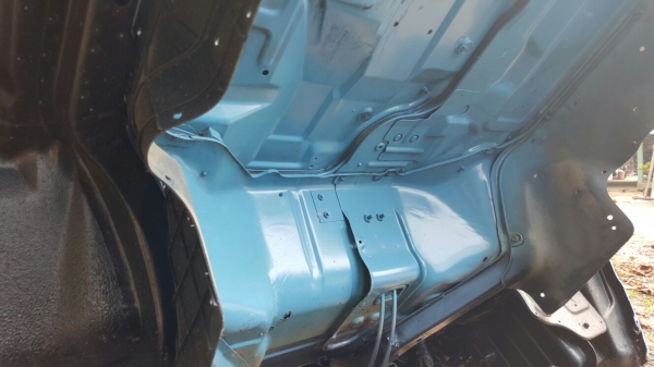 รถอีซูซุ 4 ล้อ NKR 88 แรงม้า. ปี 36.   สนใจติดต่อ  081 - 6079515