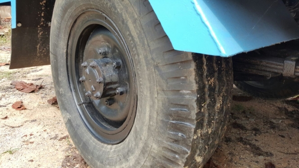 รถอีซูซุ 4 ล้อ NKR 88 แรงม้า. ปี 36.   สนใจติดต่อ  081 - 6079515