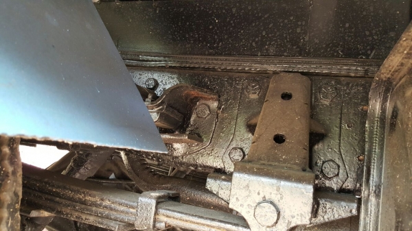 รถอีซูซุ 4 ล้อ NKR 88 แรงม้า. ปี 36.   สนใจติดต่อ  081 - 6079515