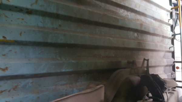 รถอีซูซุ 10 ล้อ หลังถนน FVM 175 แรงม้า.  ปี 38.    สนใจติดต่อ  081 - 6079515