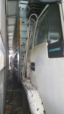 รถอีซูซุ 10 ล้อ หลังถนน FVM 175 แรงม้า.  ปี 38.    สนใจติดต่อ  081 - 6079515