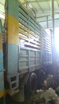 รถอีซูซุ 10 ล้อ หลังถนน FVM 175 แรงม้า.  ปี 38.    สนใจติดต่อ  081 - 6079515