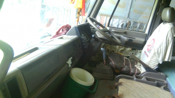 รถอีซูซุ 10 ล้อ หลังถนน FVM 175 แรงม้า.  ปี 38.    สนใจติดต่อ  081 - 6079515