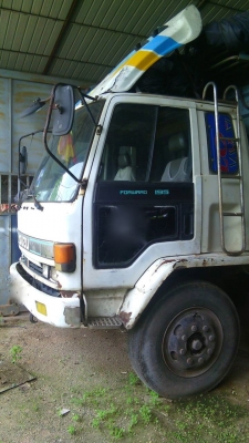 รถอีซูซุ 10 ล้อ หลังถนน FVM 175 แรงม้า.  ปี 38.    สนใจติดต่อ  081 - 6079515