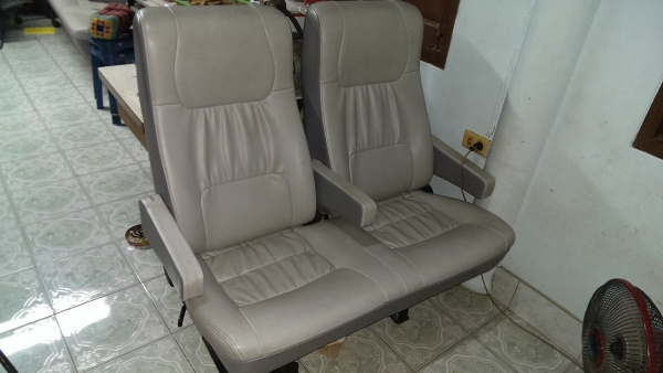 เบาะรถตู้ถอดออกจากป้ายแดงcommuterสภาพกิ้ฟๆ