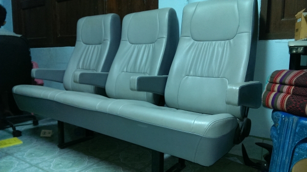 เบาะรถตู้ถอดออกจากป้ายแดงcommuterสภาพกิ้ฟๆ