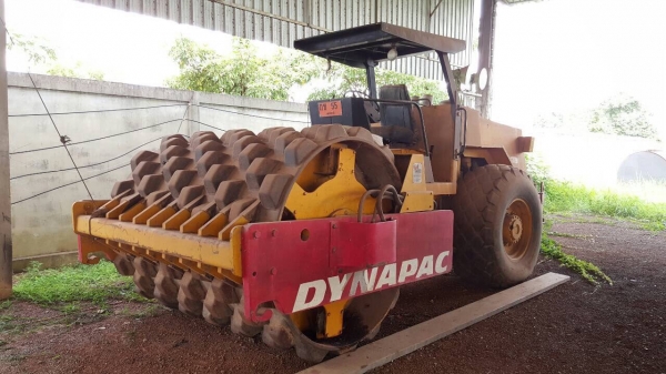 ขายรถบดสั่นสะเทือน ล้อหนาม 4X4 DYNAPAC เอกสารเล่มทะเบียนครบ รถสวยพร้อมใช้งานครับ ราคาต่อรองได้