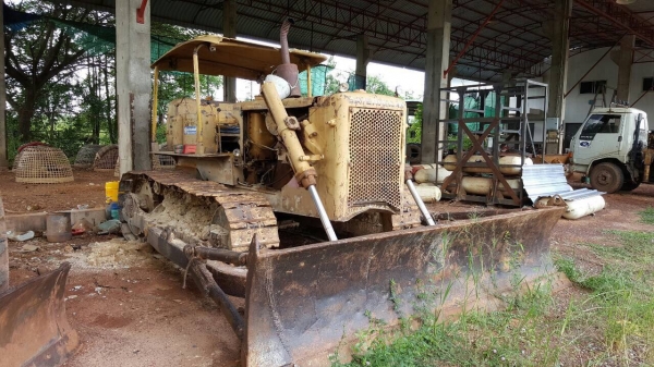 ขายรถแทรคเตอร์ CAT D5 เอกสารเล่มทะเบียน ช่วงล่างโซ่ กับใบแทรคต้องเก็บหน่อย